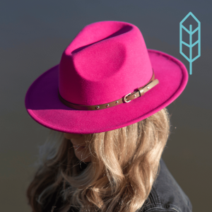 fuchsia roze fedora hoed