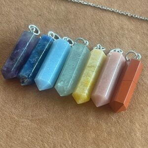 Set van 7 edelsteen tote chakra hangers